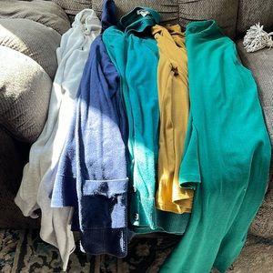 Lot of 4 XL and 1 L women’s apparel